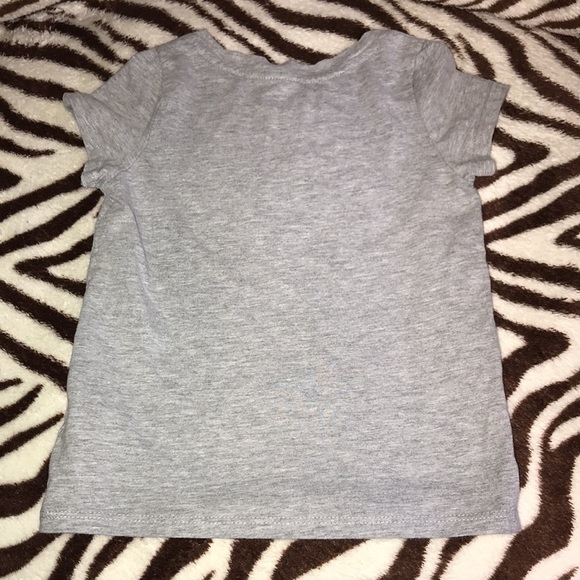 Cat & Jack 3T grey short sleeved shirt with unicorn π¦π - Picture 2 of 4